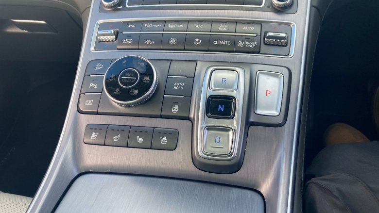 Hyundai SANTA FE 1.6 TGDi Hybrid Ultimate 5dr 4WD Auto Hybrid Estate